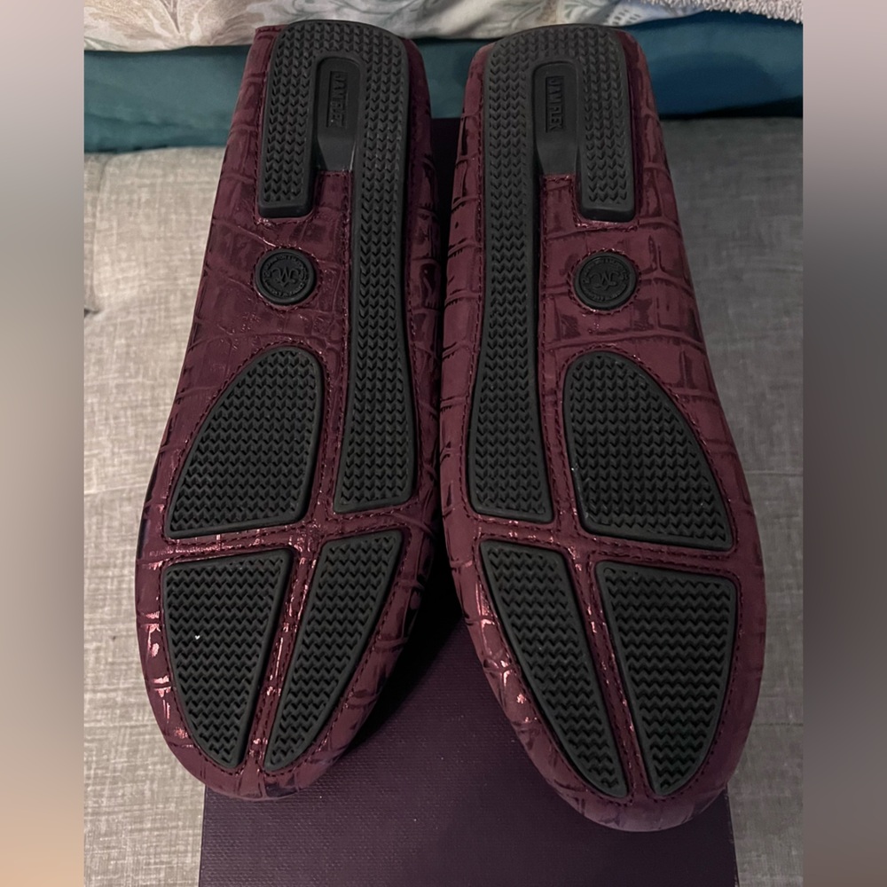 Johnston & Murphy Italian Wine Croc Print Suede, Size 7! - Picture 6 of 6